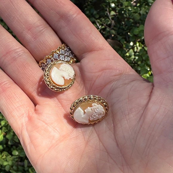 Elegant Gold and Cream Cameo Earrings - Picture 6 of 13